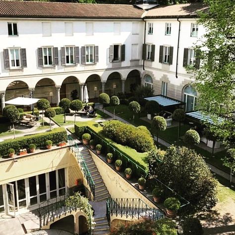 Saint Jean Cap Ferrat, Outdoor Wall Fountains, Editor In Chief, Most Beautiful Gardens, Italian Garden, Wall Fountain, Exotic Plants, Grand Hotel, Elle Decor