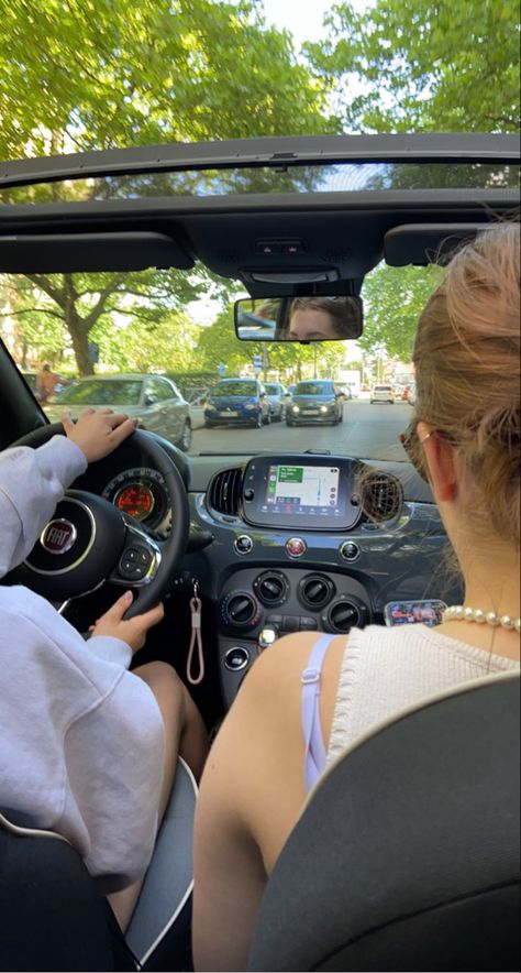 #besties #car #cabrio #fiat500 #driving #summer #vacation #windowsdown Cute Driving Pictures, Aesthetic First Car, Cabrio Aesthetic, Good First Cars, Fiat 500 Convertible, Fiat 500 Aesthetic, First Car Aesthetic, Driving Motivation, Car Ride Aesthetic