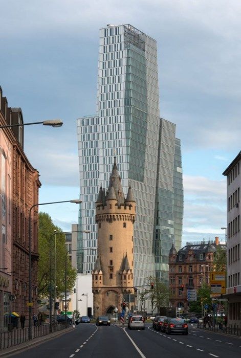 Classic Tower Meets Modern Skyscraper in Frankfurt, Germany Europa Park, Medieval Tower, Modern Skyscrapers, Tall Buildings, Frankfurt Germany, Living Modern, Architecture Old, Central Europe, Germany Travel