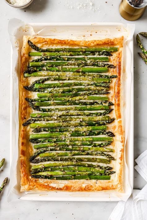 Asparagus tart on a white baking sheet. Asparagus Tart Recipes, Philo Dough, Easy Asparagus, Phyllo Dough Recipes, Asparagus Tart, Puff Pastry Appetizers, Puff Pastry Crust, Pastry Appetizer, Puff Pastry Tart