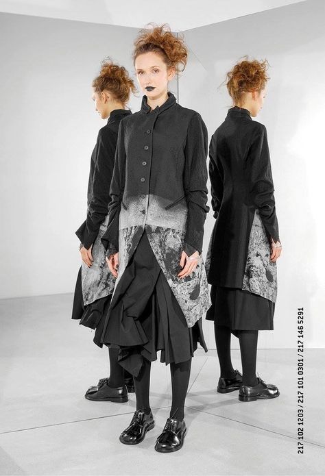 Timeless Clothes, Candy Clothes, Fashion Identity, Rundholz Black Label, National Dress, Designer Label, Layered Fashion, Fashion Images, Sleek Fashion