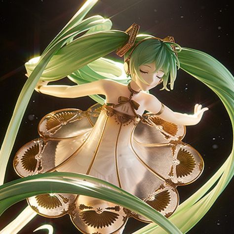 hatsune miku symphony figure 5th anniversary ver Flying Type Miku, Hatsune Miku Figure Icon, Hatsune Miku Figurines, Miku Symphony, Miku Outfits, Vocaloid Figures, Hatsune Miku 15th Anniversary, Miku Figures, Hatsune Miku Project Diva