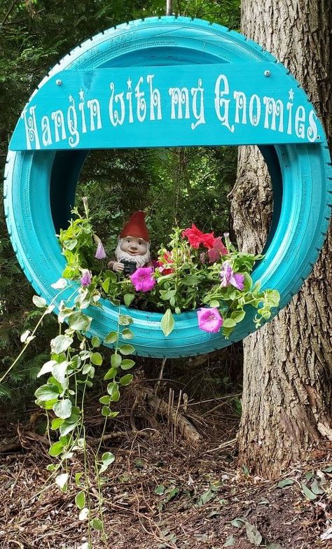 Repurposed Tire, Tire Garden, Tire Planters, Fairy Garden Designs, Creative Gardening, Fairy Garden Diy, Diy Garden Projects, Whimsical Garden, Kew Gardens