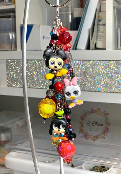 Disney Doorables Crafts, Doorables Crafts, Mad Hatter Disney, Bluffton South Carolina, Disney Doorables, Charmed Characters, Disney Cats, Disney Charms, Disney Tsum Tsum