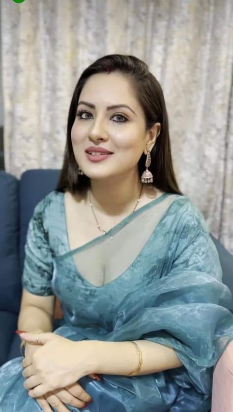 Pooja Banerjee, Puja Banerjee, Pakistani Women Dresses, Couple Photography Poses, Pure Beauty, Indian Beauty Saree, Beautiful Smile, Beautiful Bride, Beauty