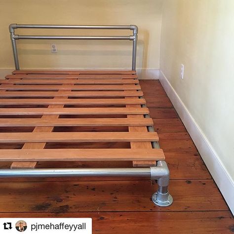 #Repost @pjmehaffeyyall (via @repostapp) ・・・ Installed this pipe & flange bed for  #client1760 today! Thx @mrwhiteslate & @dkhigh & @simplifiedbuilding  Blog tutorial coming soon! #alchemyeclectic #pjdecor #pjdiy #diy #howto #berkshires #otis #otismass #industrial #industrialdesign #interior #interiors #design #decorate #keeklamp #keeklamppipebed #interiordesign #bedframe #diybedframe Pipe Bed Frame, Pipe Bed, Farmhouse Bedroom Furniture, Diy Industrial Furniture, Industrial Pipe Furniture, Diy Copper, Vase Diy, Diy Pipe, Diy Bed Frame