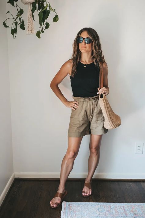 Brown Sandals Outfit Summer, Neutral Outfits Summer, Summer Capsule Wardrobe 2022, Summer Style 2022, Parisian Summer Outfits, Minimalist Outfit Summer, Minimalist Outfits Women, Capsule Wardrobe 2022, Classic Summer Outfits