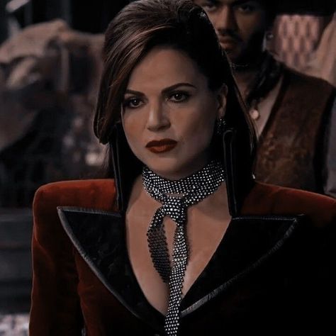 Regina Mills Icons, Regina Ouat, Celebrity Woman, Evil Queen Costume, Lana Parilla, Queen Outfits, Ouat Cast, The Evil Queen, Bi Panic