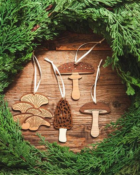 Cottagecore Christmas Decorations & Ideas For A Bucolic Holiday Decor - The Mood Guide Cottagecore Christmas, Craft Ornaments, Whimsical Woodland, Farmhouse Pottery, Globe Ornament, Woodland Scene, Natural Christmas, Woodland Christmas, The Mushroom