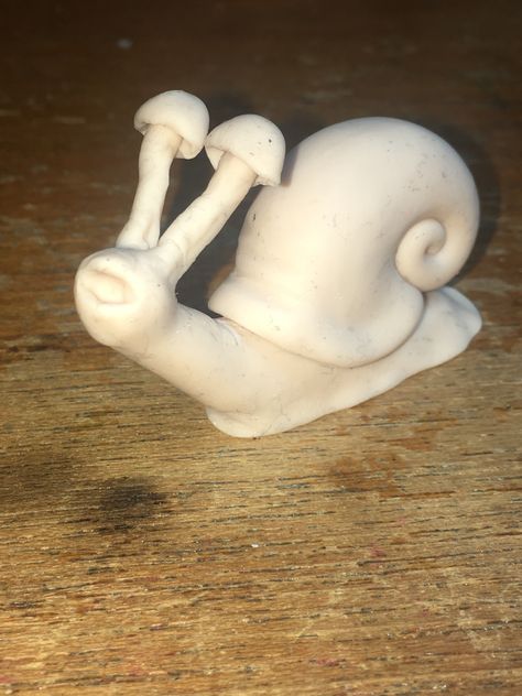 Snail Clay, Clay Snails, Polymer Clay Snail, Painting Cement, Inspiration Painting, Cement Pots, Snail Shell, Ceramics Ideas, Pottery Sculpture