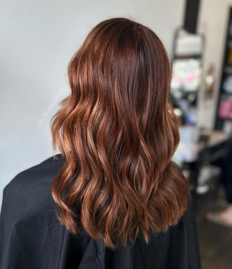 Copper Auburn Balayage Subtle Copper Highlights, Brunette With Blonde Highlights, Hairstyles For Seniors, Auburn Balayage, Balayage Hairstyles, Balayage Bob, Sophisticated Hairstyles, Copper Highlights, Long Hair Color