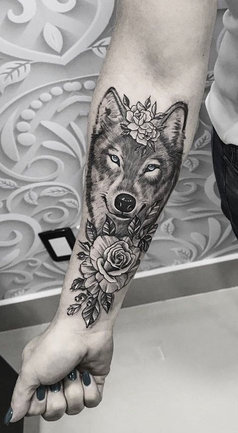 Female Forearm Tattoo, Wolf Tattoo Forearm, Wolf Tattoos For Women, Small Wolf Tattoo, Underboob Tattoo Designs, Tattoos Matching, Hearts Tattoo, Crazy Tattoos, Wolf Tattoo Sleeve