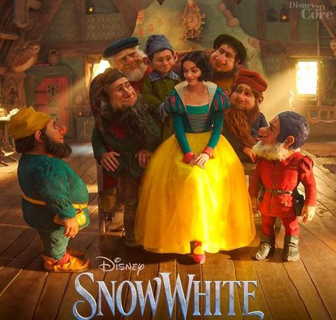 Omg 😱❣️🤩 hermosa | Instagram Andrew Burnap, Snow White Movie, Disney Reveal, Film Trailer, Film Netflix, Sette Nani, Disney Live, Greta Gerwig, Rachel Zegler