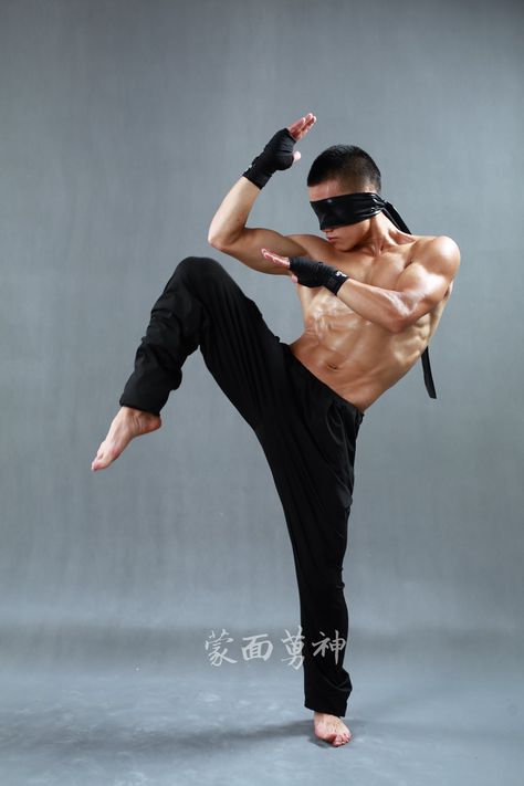 Martial Arts Poses Male, Dynamic Anatomy Reference, Martial Arts Poses Reference Male, Action Gesture Poses, Athlete Reference Pose, Martial Art Poses Reference, Dynamic Gesture Poses, Sport Reference Pose, Kickboxing Poses