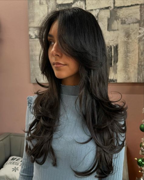 ✨✨ truly OBSESSED with layers ✨✨ • • • • • • #layers #longhair #longlayers #layershaircut #layersonlayers #bangs #bangshairstyle #faceframing #womenhaircut #dfwstylist #blowout #blowdrystyle #blowouts #blowoutstyles #roundbrushblowout #roundbrush #bouncy #bouncyblowdry #bouncyhair #dfwhairsalon #haircut #bangs #bangswithlayers Long Dark Hair With Bangs, Blowout With Bangs, Layered Blowout, Long Length Haircuts, Haircut Bangs, Bouncy Blow Dry, Bang Hair, Blowdry Styles, Long Hair Cut