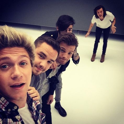 Niall Horan, A Group, One Direction, The Story, On Twitter, Twitter, Instagram