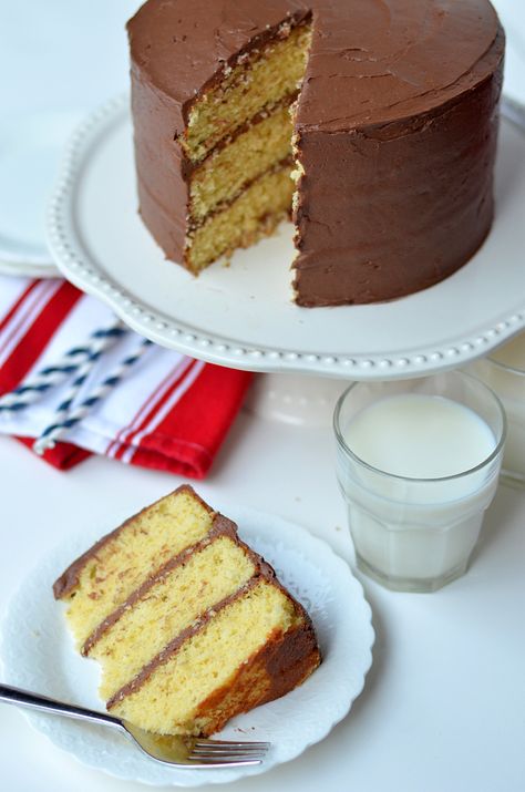 Three Layer Golden Chocolate Cake for Sourdough Sunday. 3layer Cake, 3 Layer Coconut Cake Recipe, Red And Gold Cake, Three Layer Chocolate Cake, 7 Layer Cakes, Lawyer Cake, Cakes Creative, 3 Layer Cake, Golden Chocolate