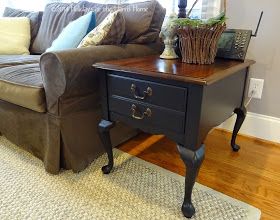 Holidays at the Harris Home: Painted End Table Queen Anne Table Makeover Ideas, Oval End Table Makeover, End Table Inspiration, 70s End Table Makeover, Refurbished End Tables, Redo End Tables, Refinished End Tables, Ecclectic Decor, Dressers Painted