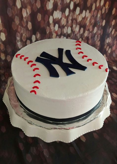 Yankees Cakes New York Yankees Cake Ideas, New York Yankees Cake, Yankee Cake, 11 Birthday, Baseball Birthday Party, Cake Easy, Baseball Birthday, 11th Birthday, Easy Ideas