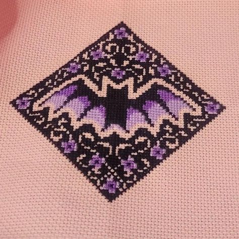 Pixel Art Pattern Witchy, Pastel Goth Cross Stitch, Cross Stitch Goth, Witchy Cross Stitch Patterns, Cross Stitch Bat, Witchy Shelf, Goth Pixel Art, Bat Cross Stitch Pattern, Bat Cross Stitch