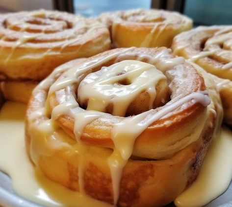 keto cinnamon rolls recipe - Dieter24 Keto Cinnamon, Cilantro Lime Sauce, Keto Cinnamon Rolls, Free Keto Meal Plan, My Keto, Pumpkin Cinnamon Rolls, Yogurt Cake, Lime Sauce, Cinnamon Rolls Recipe