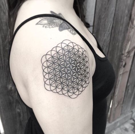 Sempiternal Tattoo, Flower Of Life Tattoo, Heart Tattoo, Flower Of Life, Life Tattoos, Geometric Tattoo, Tattoos And Piercings, Tatting, Ash