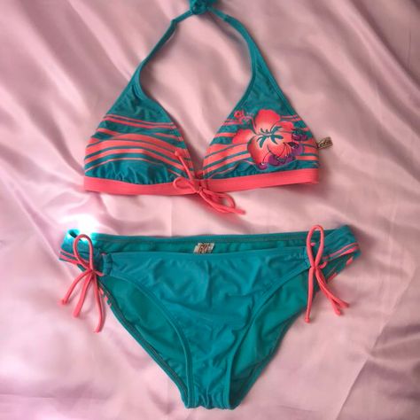 Look what I just found on Depop 🙌 https://depop.app.link/TkuiHhKc1bb Vintage Bathing Suit, Beach Girl Aesthetic, Tropical Girl, Charmmy Kitty, Hawaiian Flower, Malibu Barbie, Y2k Summer, Cute Bathing Suits, Aesthetic Beach