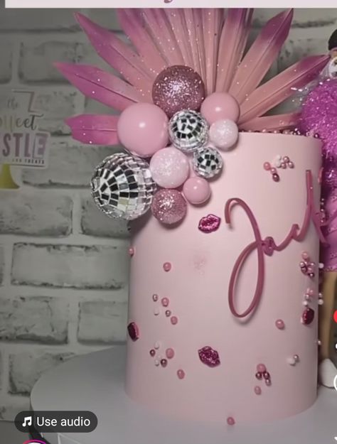 Pink Bling Cake, Pink 40th Birthday Theme, Sweet 16 Cakes Pink, Dance Theme Cake, Pink Disco Cake, Hot Pink Birthday Cake, 40th Birthday Cake For Women, Glam Cake, Bday Decoration