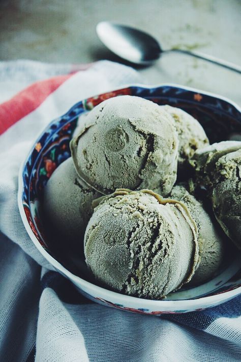 Basil Ice Cream | A Beautiful Plate Basil Ice Cream, Creative Ice Cream, Dessert Simple, Homemade Ice Cream Recipes, Cold Treats, Ice Cream Popsicles, Ice Cream Flavors, Homemade Ice, Ice Cream Maker