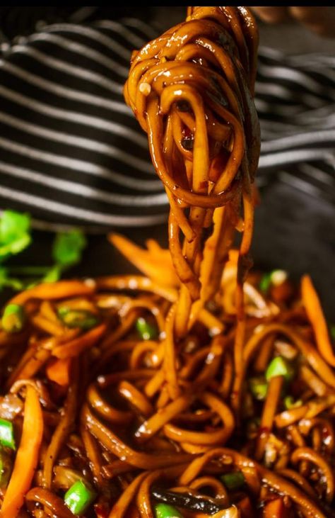 Chili Garlic Udon Fry Noodles Recipe, Chicken Udon Noodles, Chicken Udon, Udon Stir Fry, Stir Fry Noodles Recipe, Udon Noodles Recipe, Udon Recipe, Yaki Udon, Fry Noodles