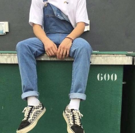 Artsy Aesthetic Clothes Men, Artsy Outfit Men, Artsy Aesthetic Clothes, Cool Overalls, Overalls Aesthetic, Overalls Outfit Aesthetic, Aesthetic Clothes Men, 2019 Aesthetic, Soft Boy Aesthetic