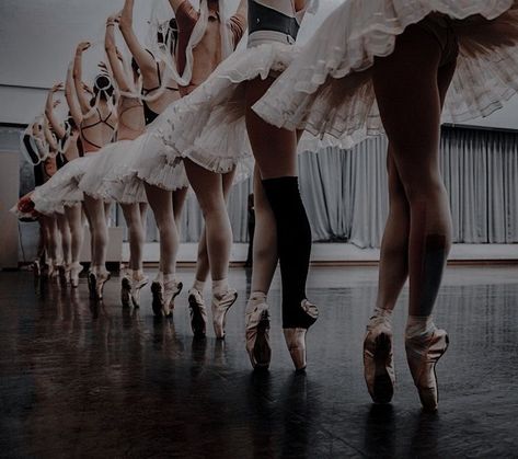 Ballet Academia, Ballet Aesthetic, Academia Aesthetics, Aesthetic Dance, Ballet Inspiration, Dance World, Classical Dance, City Ballet, Dancing Aesthetic