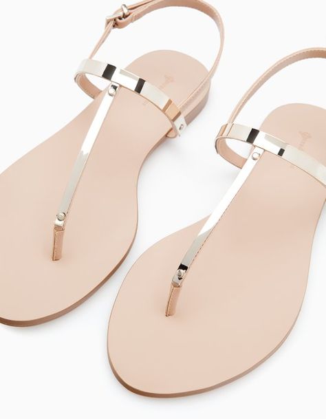 At Stradivarius you'll find 1 Appliqué detail sandals for woman for just 17.99 £ . Visit now to discover this and more ALL. Sepatu Pump, Sandal Kulit, Coral Sandals, Pretty Sandals, Fashion Shoes Sandals, Shoes Heels Classy, Fashion Slippers, Girly Shoes, Stylish Sandals