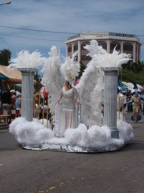 Aruba Carnival 2014 Aruba Carnival, Island Gyal, 60th Anniversary, Aruba, Carnival, Table Decorations, Outdoor Decor