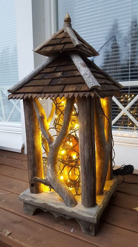 Wood Lantern Diy, Wooden Lanterns Diy, Wooden Lantern, Wood Lantern, Wooden Lanterns, Diy Lanterns, Rustic Lamps, Tables Diy, Diy Cardboard Furniture