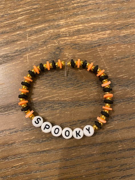 Clay Bead Fall Bracelets, Spooky Adjustable Bracelets For Halloween, Fall Braclets Ideas, Halloween Clay Bead Bracelet Ideas, Bracelet Ideas Halloween, Halloween Clay Bead Bracelet, Fall Bracelet Ideas, Spooky Bracelet, Halloween Bracelet Ideas