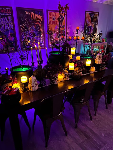 Witch Aesthetic Birthday Party, Halloween House Party Aesthetic, Goth Birthday Party Ideas, Halloween Party Esthetics, Bougie Halloween Party, Fantasy Halloween Themed Event Sets, Halloween Aesthetic Party, Haunted Mansion Halloween Party, Halloween Party Outdoor