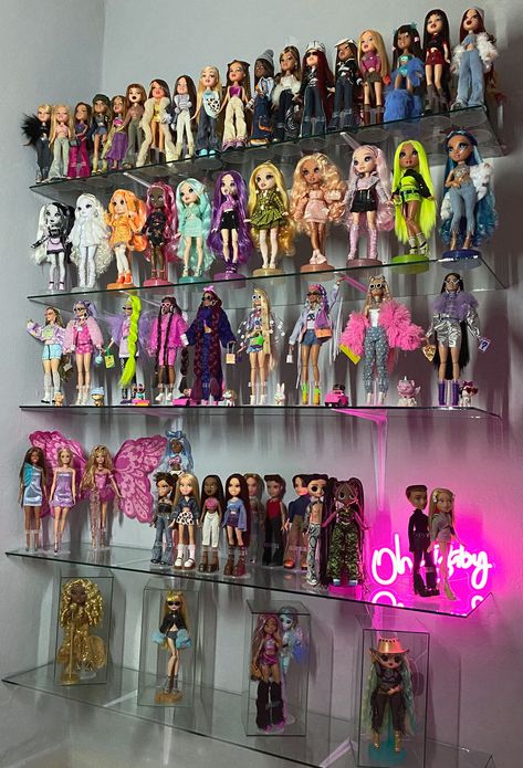 Rainbow High Collection Display, Bratz Collection Display, Barbie Doll Collection Display, Bratz Display, My Scene Barbie, Cute Apple Watch Bands, Collection Display, Goddess Artwork, Rainbow Fashion