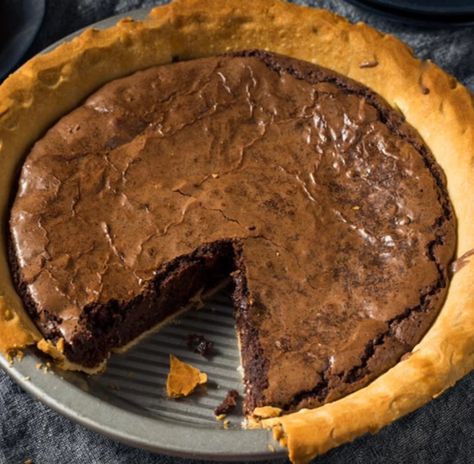 Fudge Pie Recipe, Fudge Brownie Pie, Hot Fudge Pie, Life Of Pie, Kitchen Videos, Chocolate Chess Pie, Chocolate Brownie Cake, Brownie Pie, Keto Fudge