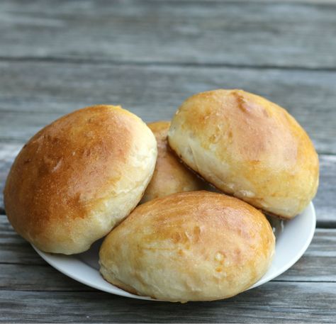 Onion Rolls Sandwich, Sandwich Buns Recipe, Onion Buns, Buns Homemade, Onion Sandwich, Sandwich Buns, Rolled Sandwiches, Onion Rolls, Homemade Buns