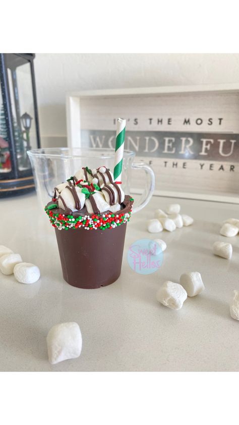 Hot Cocoa Cups Diy Halloween, Christmas Hot Cocoa Cups, Christmas Cocoa Cups, Halloween Hot Cocoa Cups, Hot Cocoa Cups Diy, Coco Cups, Hot Cocoa Cups, Hot Chocolate Cups, Starbucks Crafts