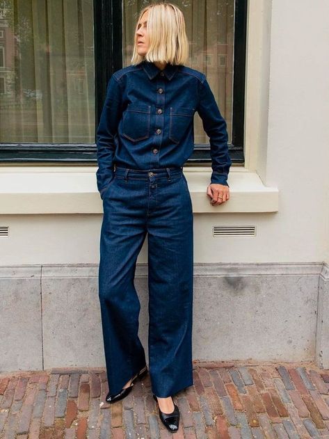 6 Simple Outfits That Are the Epitome of Timeless Denim Shirt Outfit Women, Minimalist Winter Outfit, Dark Denim Shirt, Denim Shirt Outfit, Double Denim Looks, Simple Winter Outfits, Estilo Olivia Palermo, Timeless Chic, All Jeans