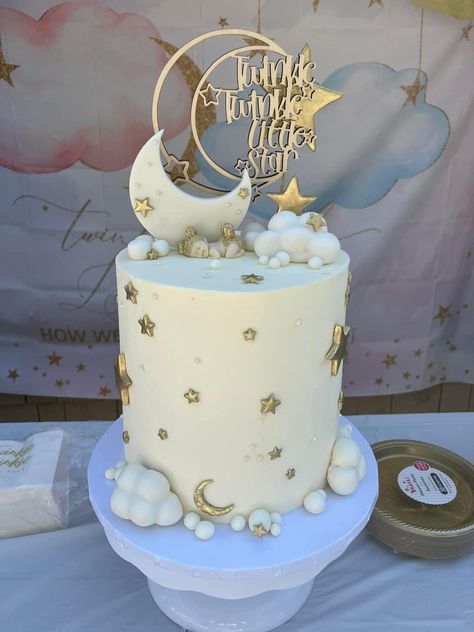 Moon And Stars Baby Shower Cake, Moon And Star Gender Reveal, Twinkle Twinkle Little Star Gender Reveal, Twinkle Little Star Gender Reveal Ideas, Over The Moon Cake, Stars Gender Reveal, Gender Neutral Baby Shower Cake, Moon And Stars Cake, Twinkle Twinkle Little Star Cake