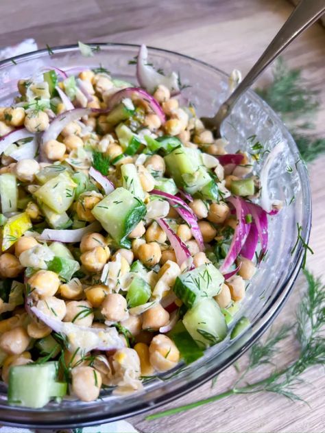 Dense Bean Salad Recipe: Dill Pickle Chickpea Salad Chickpea Salad Vegan, Bean Salads, Chickpea Salad Recipes, Bean Salad Recipes, Pea Salad, Skinny Taste Recipes, Juicy Tomatoes, Chickpea Salad, Eat Smart