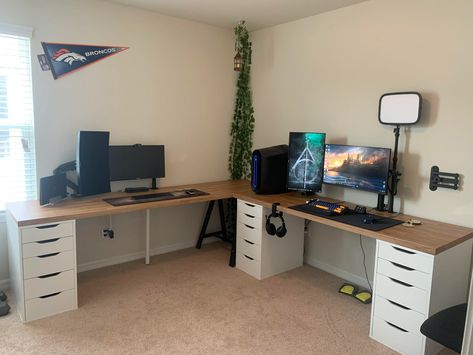 Diy Ikea Corner Desk, Ikea Desk Hack L Shape, Ikea L Desk, Ikea Corner Desk Hack, Lagkapten Desk Ideas, Lagkapten Desk, Ikea Corner Desk, Ikea Computer Desk, Ikea Alex Desk