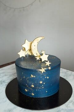 Star Moon Cake, Starry Cake, Sailor Moon Cakes, Quince Cake, Cake Elegant, Galaxy Cake, Astrology Birthday, 16 Cake, Sweet 16 Cakes