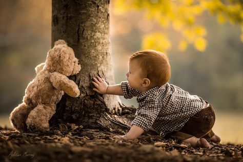 Touching Photos, Baby Fotografie, Toddler Photos, Toddler Photography, Baby Poses, Foto Baby, Foto Tips, Boy Photo, Childrens Photography