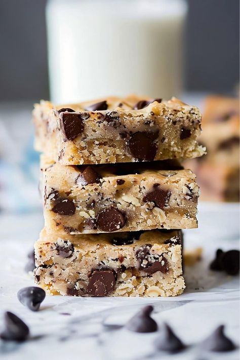 Chewy Chocolate Chip Cookie Bars, Chocolate Chip Cookie Bar, Chocolate Chip Cookie Bar Recipe, Cooking Therapy, Soft Chewy Chocolate Chip Cookies, Cookie Bars Easy, Cracker Toppings, Cookie Recipes Chewy, Butter Toffee