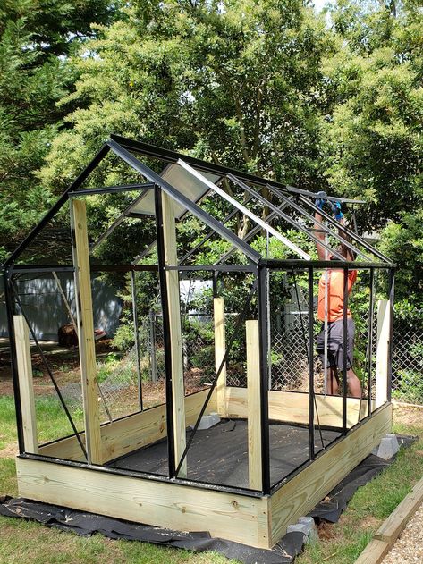 Greenhouse Base, Greenhouse Construction, Cottage Backyard, Abstract Plants, Fairy Garden Containers, English Country Cottages, How Design, Country Cottages, Home Greenhouse