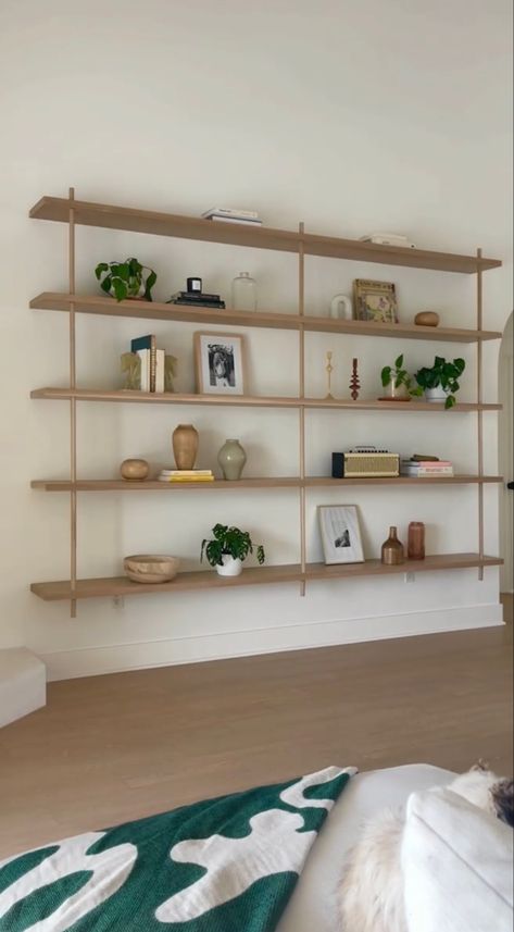 Full Wall Wood Shelves, Wall Open Shelf Design, Open Bookcases Living Room, How To Style Floor To Ceiling Shelves, Whole Wall Shelving, Floating Wall Bookshelves, Wall Mounted Shelves Living Room, Whole Wall Shelves, Open Shelving Office